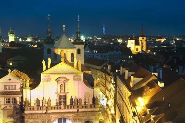 夜城市景观-布拉格 — 图库照片