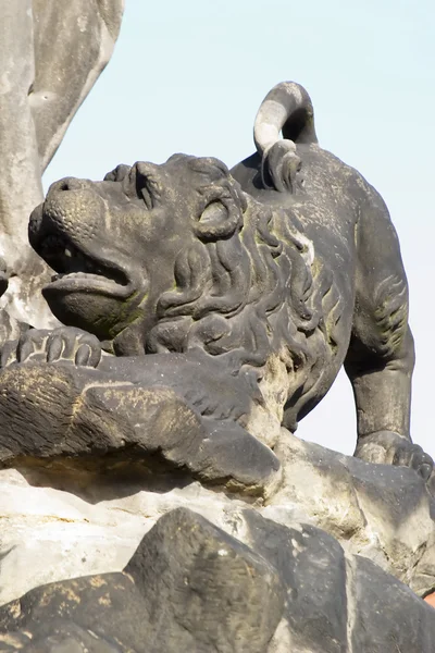 狮子雕像详细信息 — 图库照片