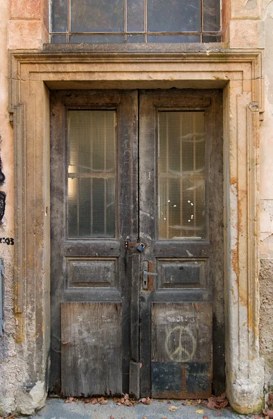 Grunge weathered door — Stock Photo, Image