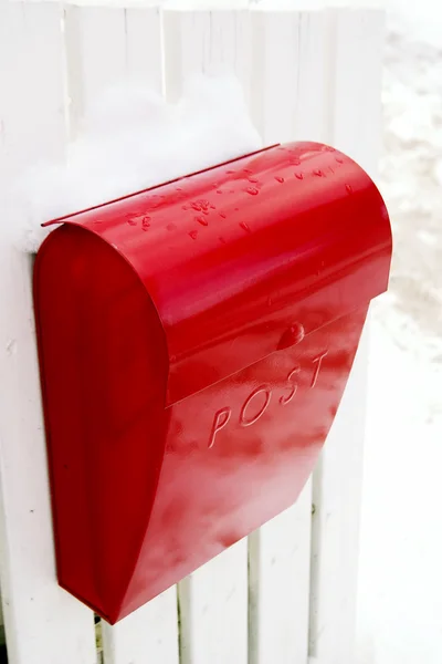 Rød postkasse - Stock-foto