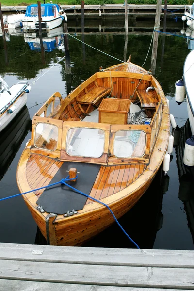 Noorse houten boot — Stok fotoğraf