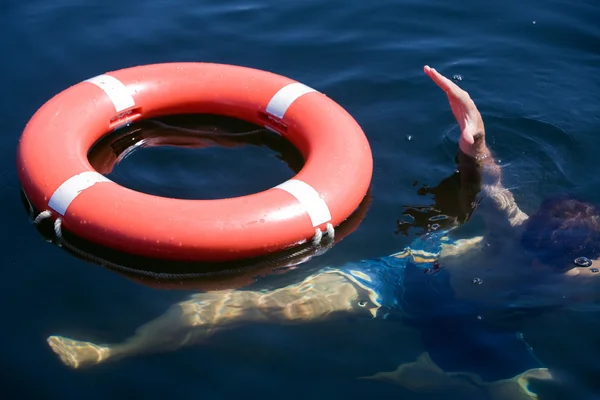 물에 빠진 사람 — 스톡 사진