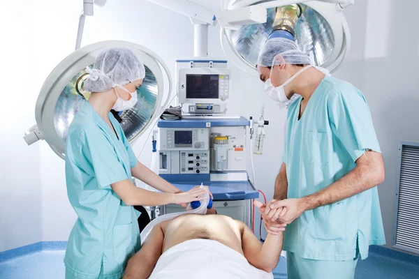 Patient im Operationssaal — Stockfoto