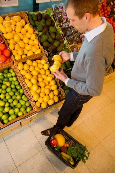 Vásárlás citrom — Stock Fotó