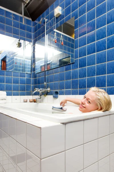 温泉浴的女人 — 图库照片