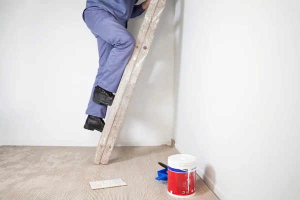 Man on Ladder — Stock Photo, Image