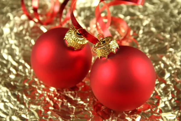 Fondo de rojo x bolas de Navidad — Foto de Stock