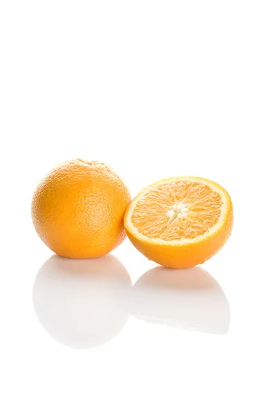 달콤한 오렌지 음료 및 다과 — 스톡 사진