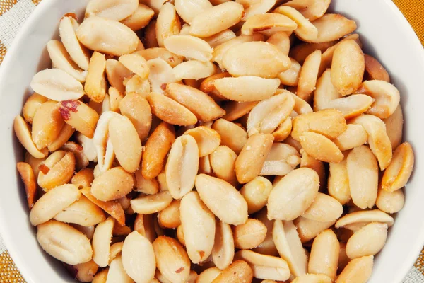 Amendoim em uma tigela — Fotografia de Stock
