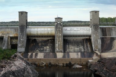 Finlandiya Nehri'ndeki baraj