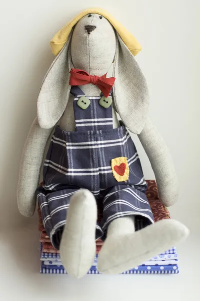 毛绒动物兔子-儿童玩具 — 图库照片