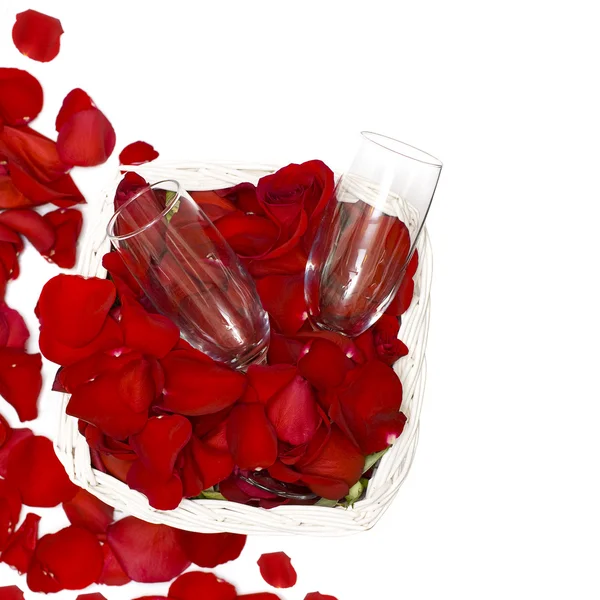 Rosas rojas y copa de vino - concepto de citas — Foto de Stock
