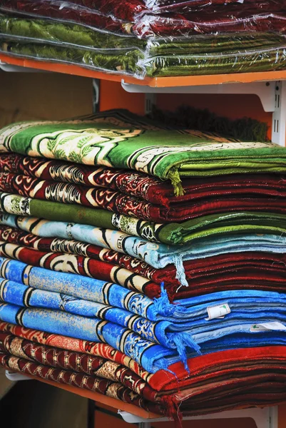 在迪拜市场多彩地毯 — 图库照片