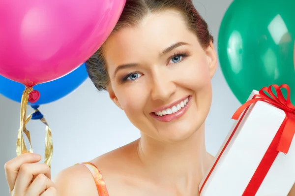 Meisje wit ballonnen — Stockfoto