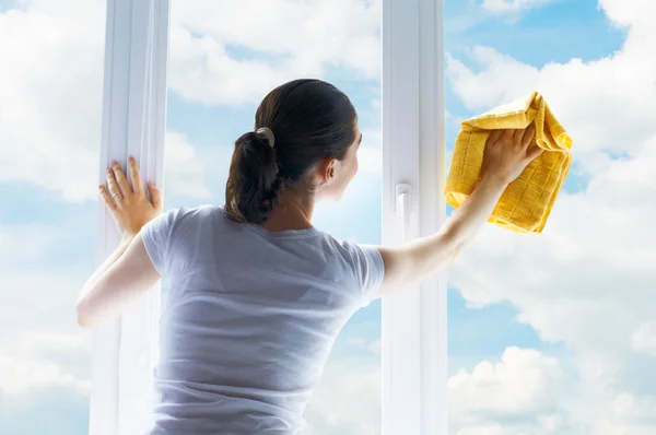 Mycie okien — Zdjęcie stockowe