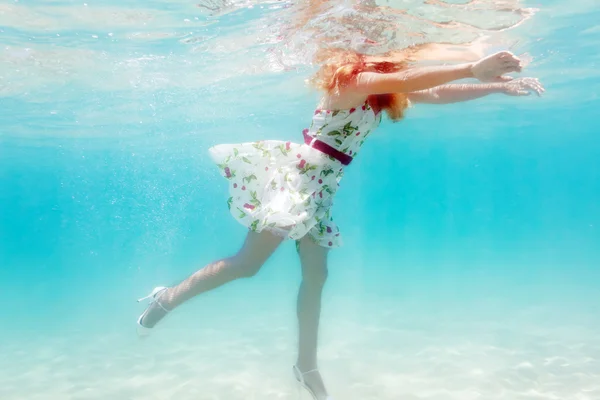 水中の女性 — ストック写真