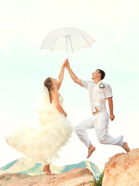 Wedding jump — Stock Photo, Image