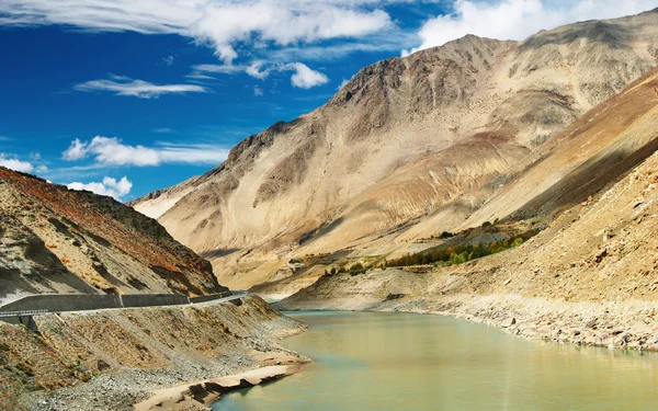Rio Brahmaputra, Tibete — Fotografia de Stock