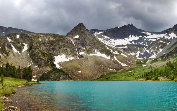 Ορεινή λίμνη — Φωτογραφία Αρχείου