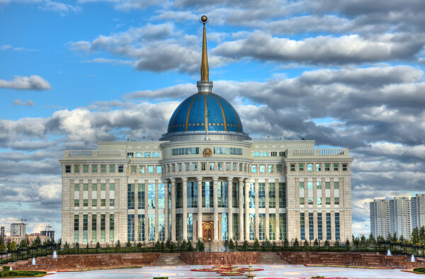 Президентский дворец Ак-Орда
.