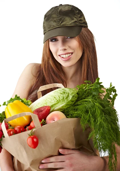 快乐的女人，手持购物袋充分的食品杂货的肖像 — 图库照片