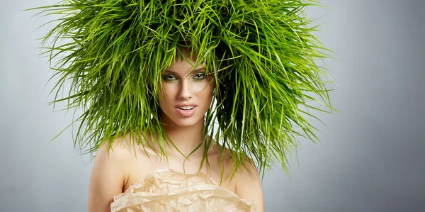 Ekologi kvinna, grönt koncept — Stockfoto
