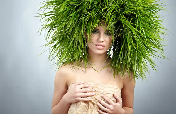 Ekologi kvinna, grönt koncept — Stockfoto