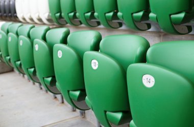 Emanet plastik koltuk üzerinde Stadyumu tribün