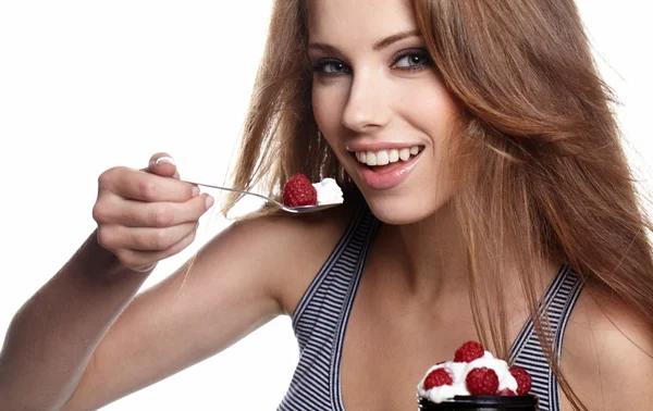 Mulher Comendo sobremesa doce — Fotografia de Stock