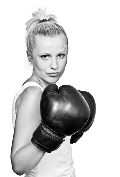 Hermosa chica rubia en guantes de boxeo — Foto de Stock
