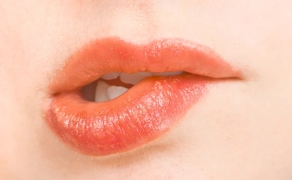 Uw rode lip bijten — Stockfoto