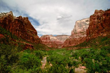 zion canyon yamaçları. Utah. ABD.