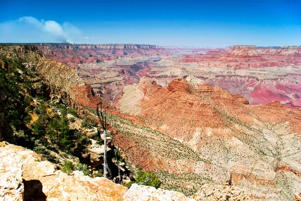 Prachtig uitzicht op de grand canyon — Stockfoto