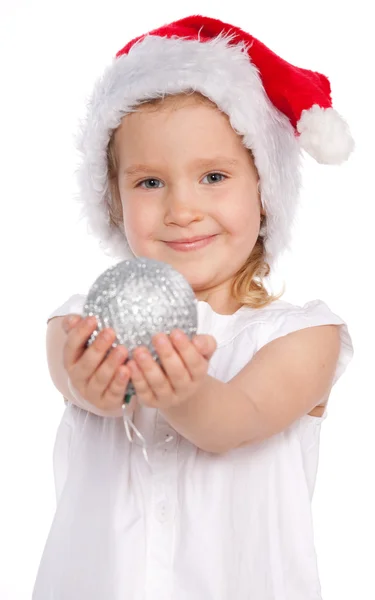 Niña con bola de Navidad — Foto de Stock