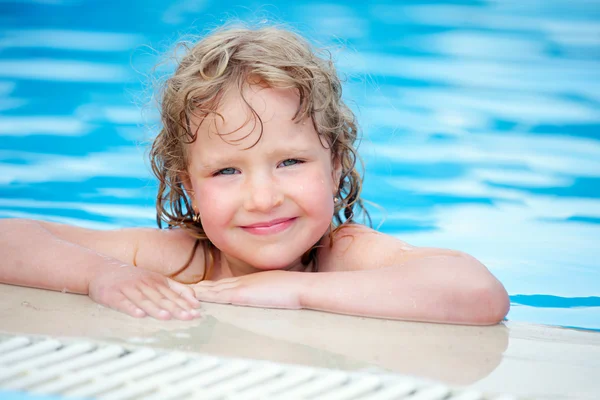수영장에서 아이 — 스톡 사진