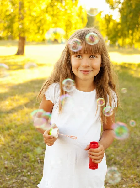 Chica con burbujas — Foto de Stock