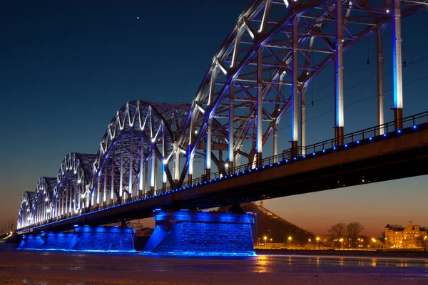 Železniční most v noci — Stock fotografie