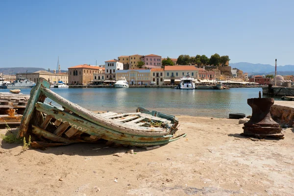 Eski balıkçı teknesi. Hanya, crete, Yunanistan — Stok fotoğraf