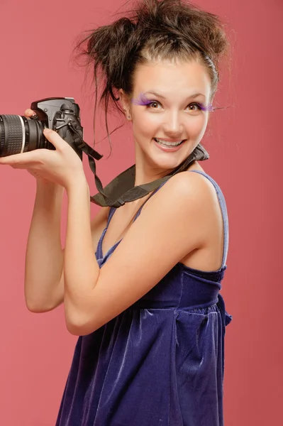 Fiatal lány kamerával — Stock Fotó