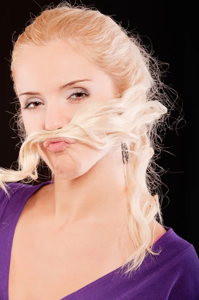 Flicka med mustasch — Stockfoto