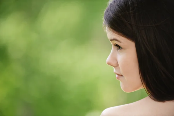 Portret młodej kobiety atrakcyjny brunetka — Zdjęcie stockowe