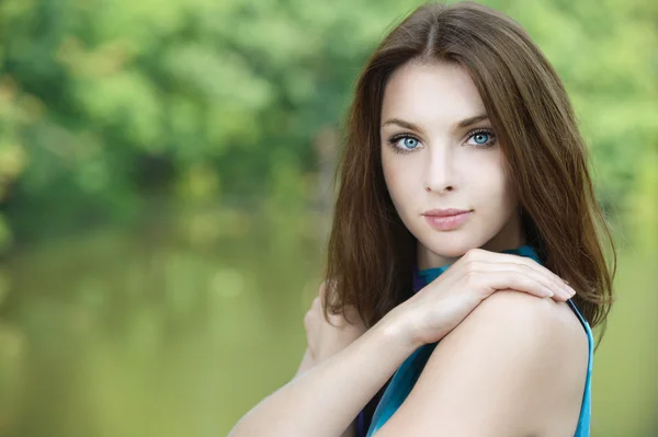 Portrait of young beautiful lady — Stock Photo, Image