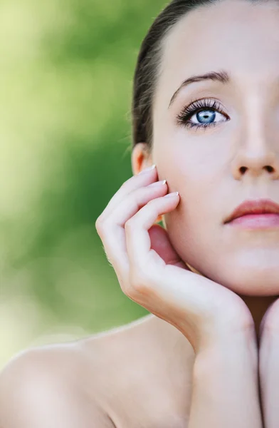 Close-up portret van mooie vrouw — Stockfoto