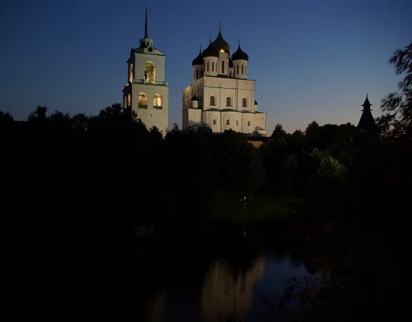 圣三一大教堂和普斯科夫克里姆林宫 — 图库照片