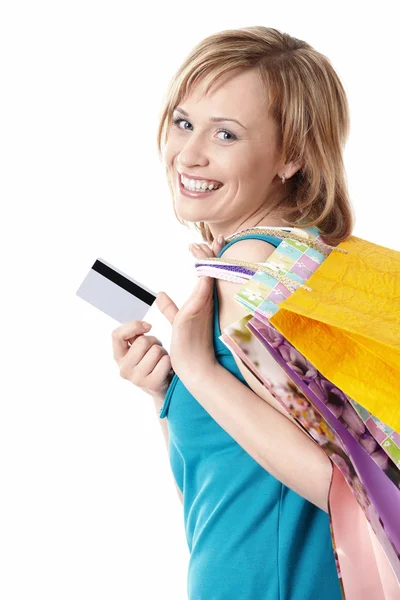 Ung flicka med kreditkort — Stockfoto