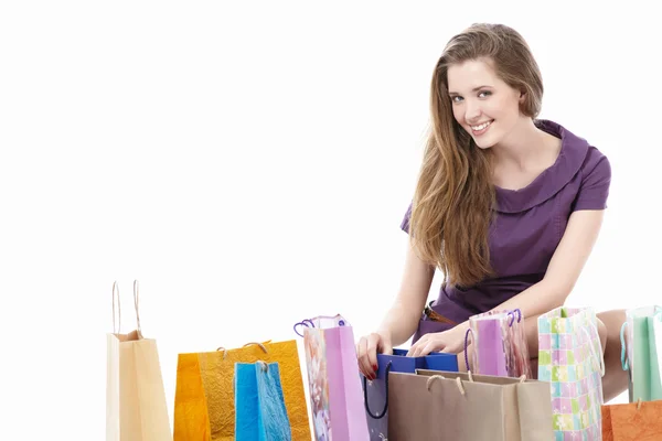 Chica atractiva con bolsas de compras — Foto de Stock