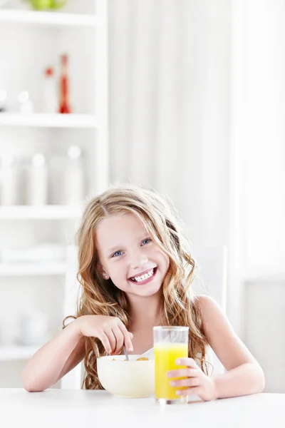 Child breakfast — Stock Photo, Image