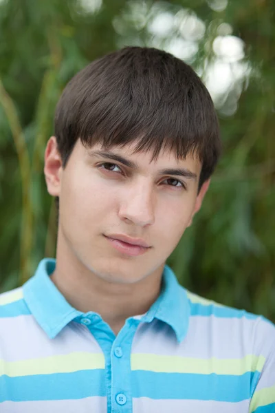 Portret młodego mężczyzny — Zdjęcie stockowe