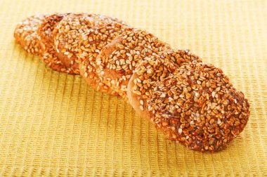 Susam seedson üzerinde sarı makro ile tanımlama