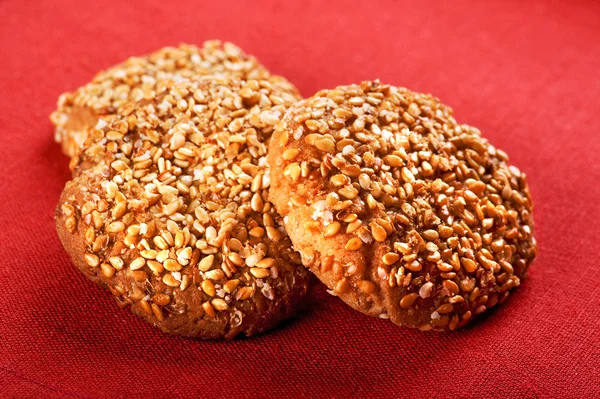 Cookies em vermelho de perto — Fotografia de Stock